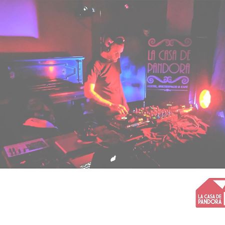 Hostel La Casa De Pandora & Cafe-Bar โรซาริโอ ภายนอก รูปภาพ