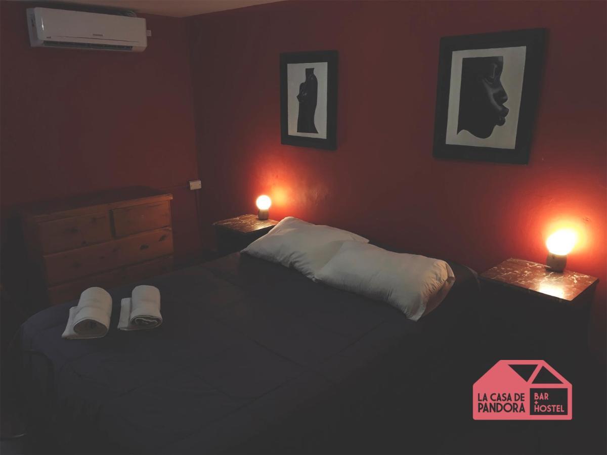 Hostel La Casa De Pandora & Cafe-Bar โรซาริโอ ภายนอก รูปภาพ