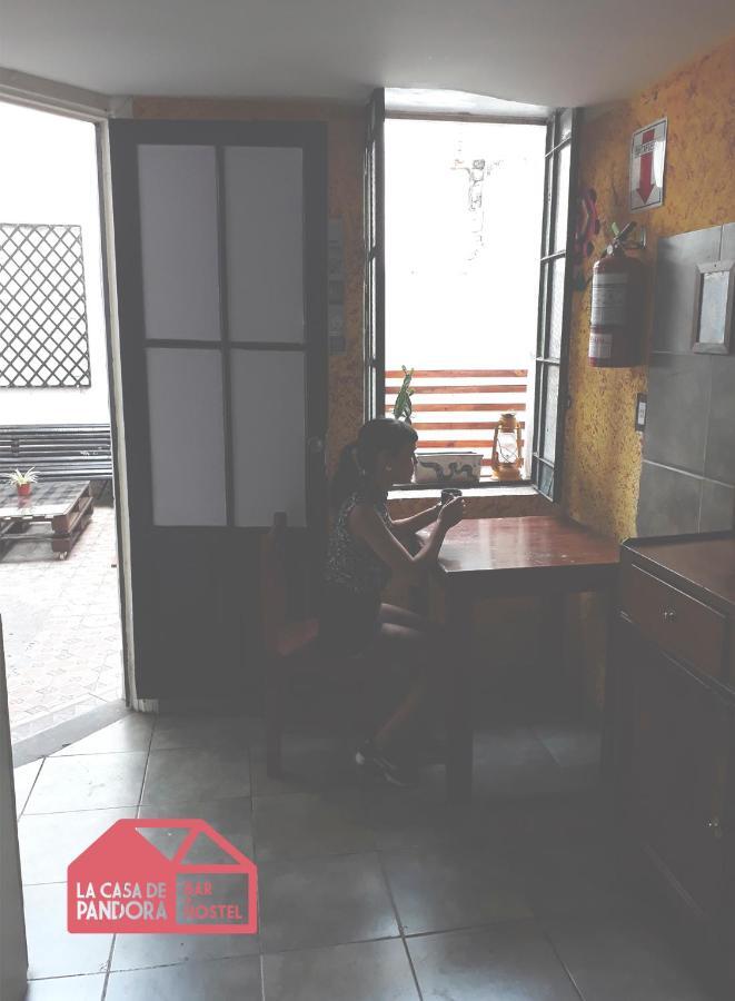 Hostel La Casa De Pandora & Cafe-Bar โรซาริโอ ภายนอก รูปภาพ