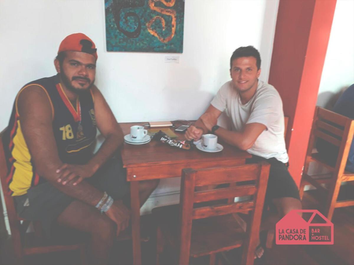 Hostel La Casa De Pandora & Cafe-Bar โรซาริโอ ภายนอก รูปภาพ