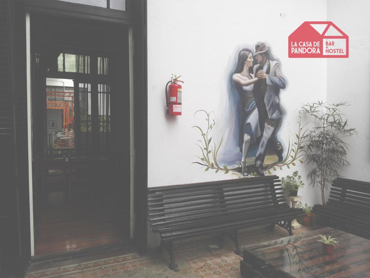 Hostel La Casa De Pandora & Cafe-Bar โรซาริโอ ภายนอก รูปภาพ